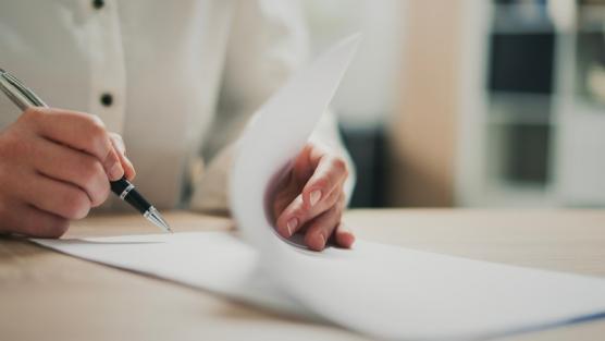 Signer contrat 